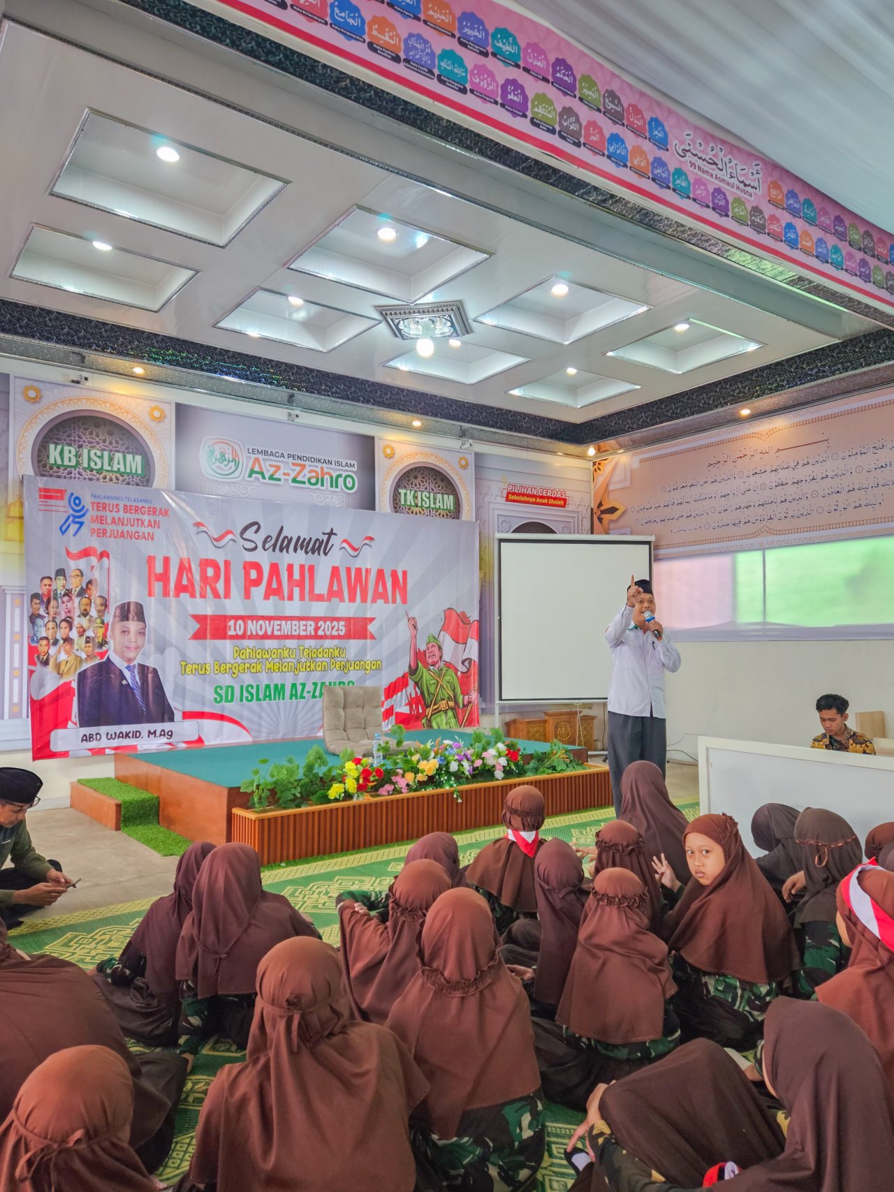 Memperingati Hari Pahlawan